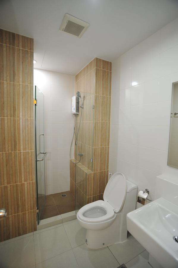 The Garden Living Hotell Bangkok Exteriör bild