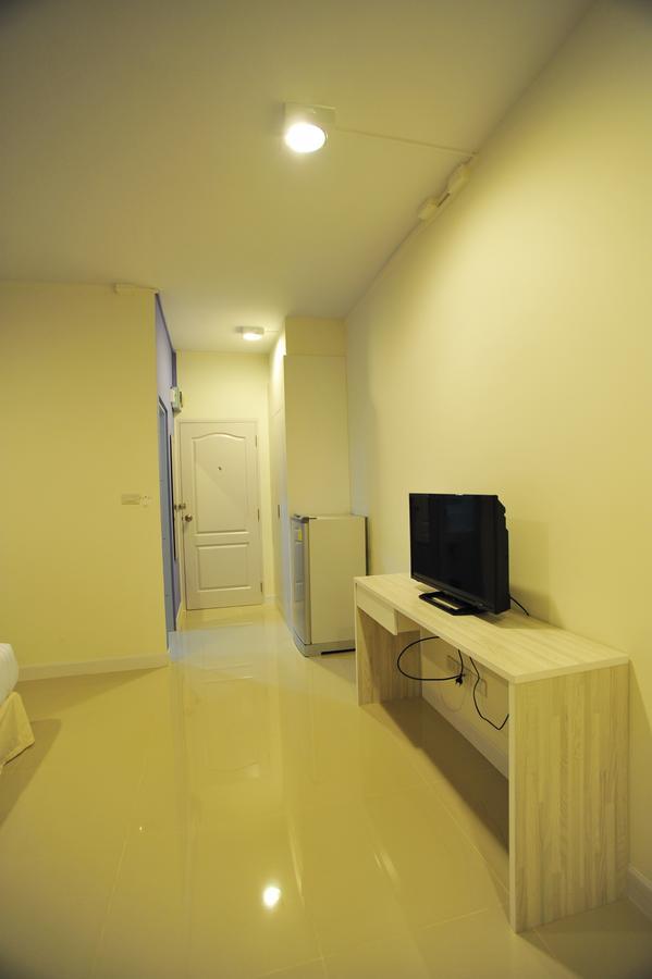 The Garden Living Hotell Bangkok Exteriör bild