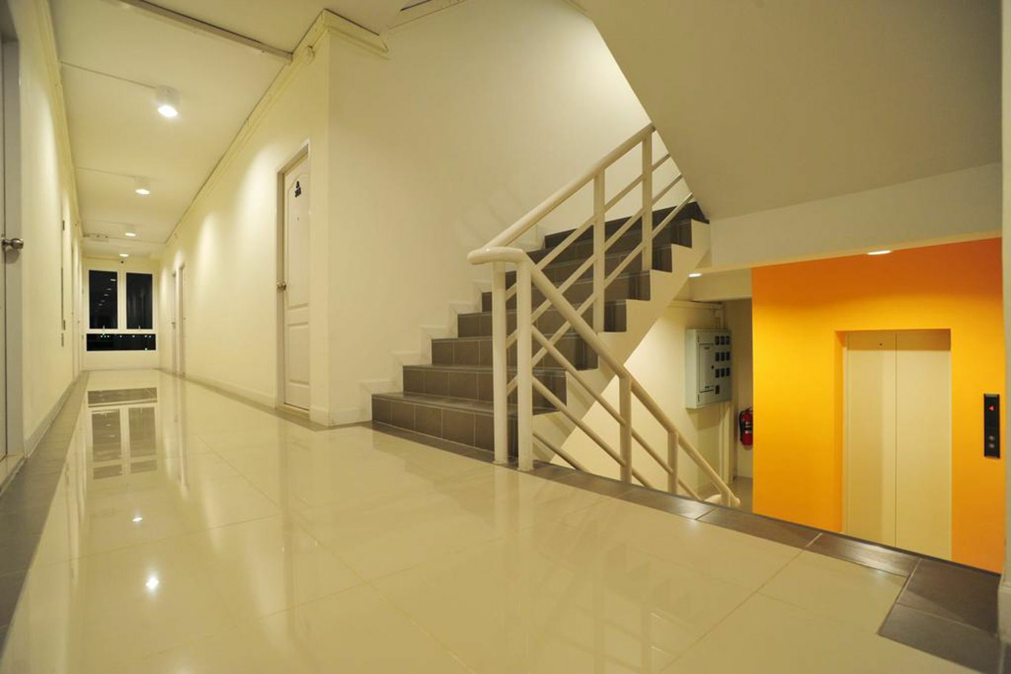 The Garden Living Hotell Bangkok Exteriör bild
