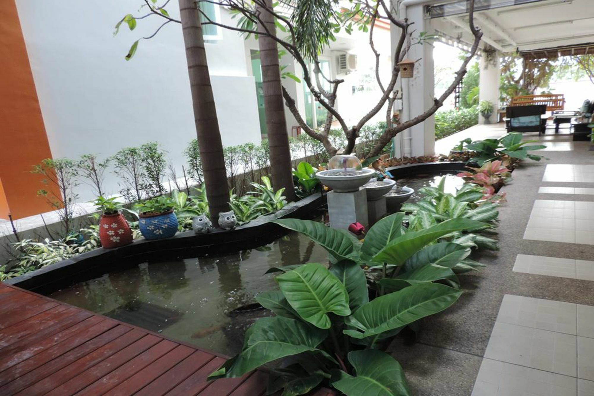The Garden Living Hotell Bangkok Exteriör bild