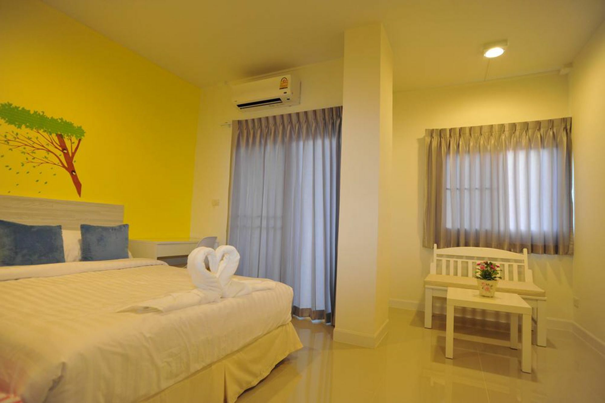 The Garden Living Hotell Bangkok Exteriör bild